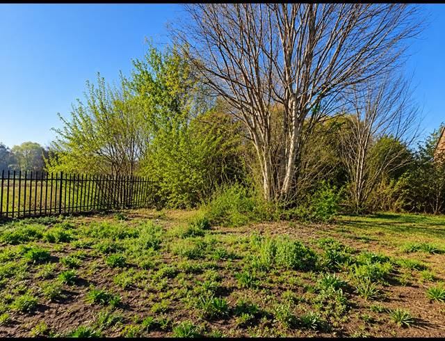 1,672M² VACANT LAND FOR SALE IN ROTHDENE
